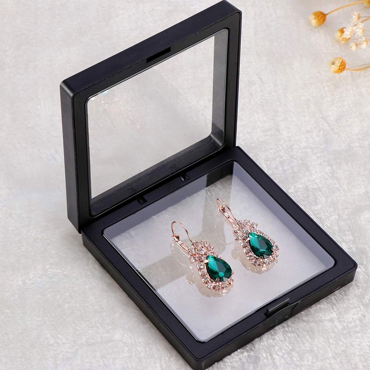 Transparent Jewellery Display Box Ð Floating 3D Effect for Showcasing