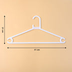 Plastic Clothes Hangers – Durable & Space-Saving Set of 6