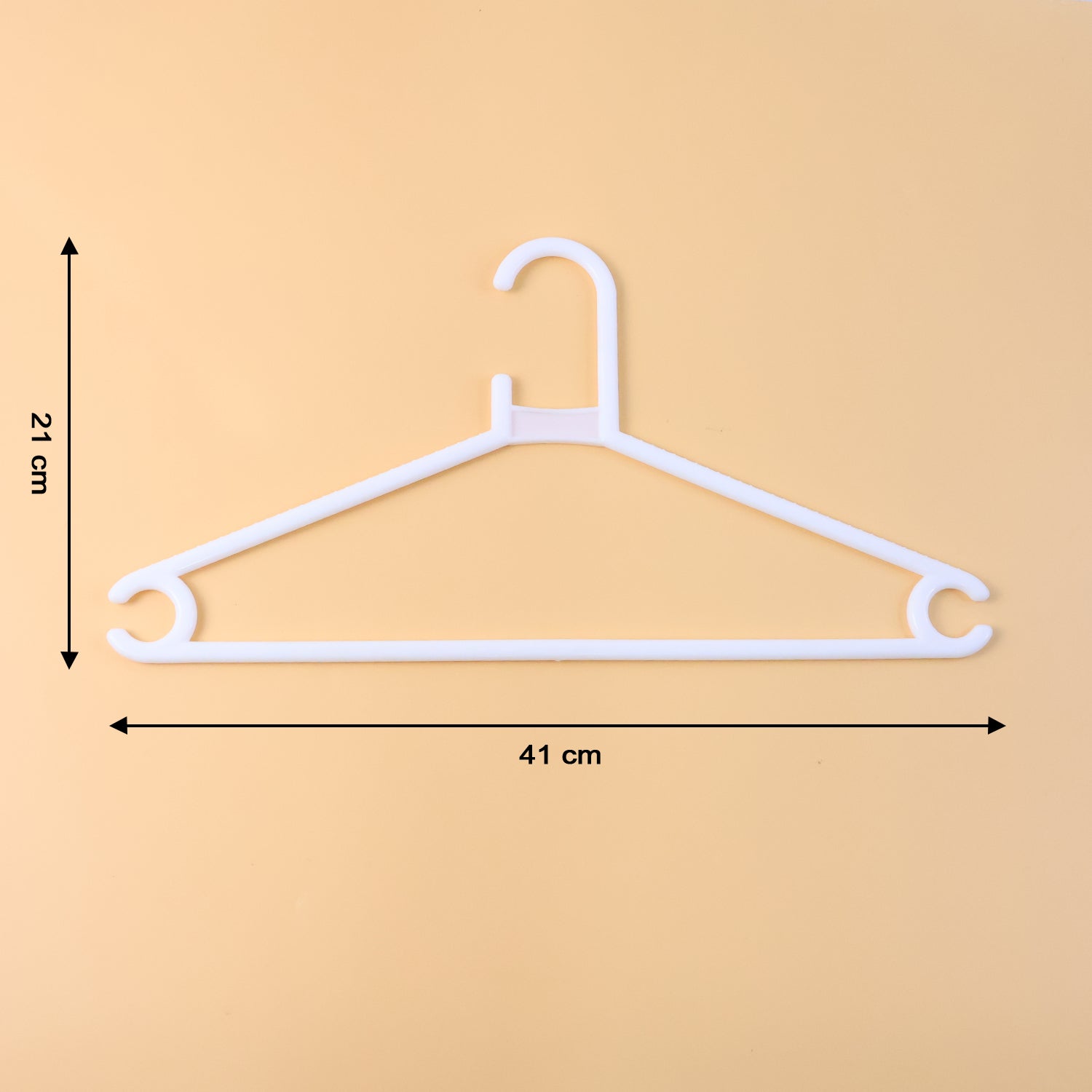 Plastic Clothes Hangers – Durable & Space-Saving Set of 6