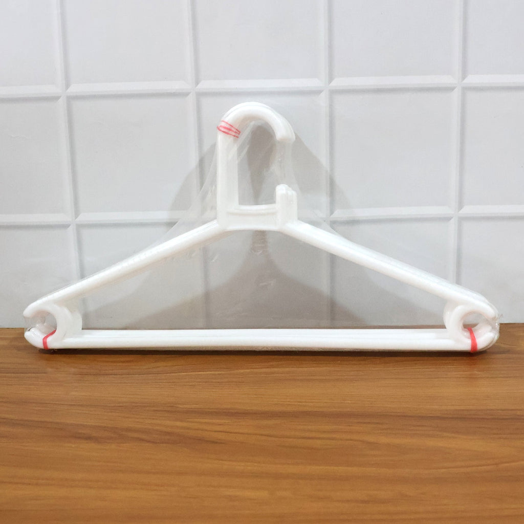 Plastic Clothes Hangers – Durable & Space-Saving Set of 6