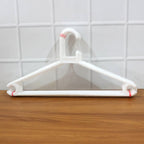 Plastic Clothes Hangers – Durable & Space-Saving Set of 6
