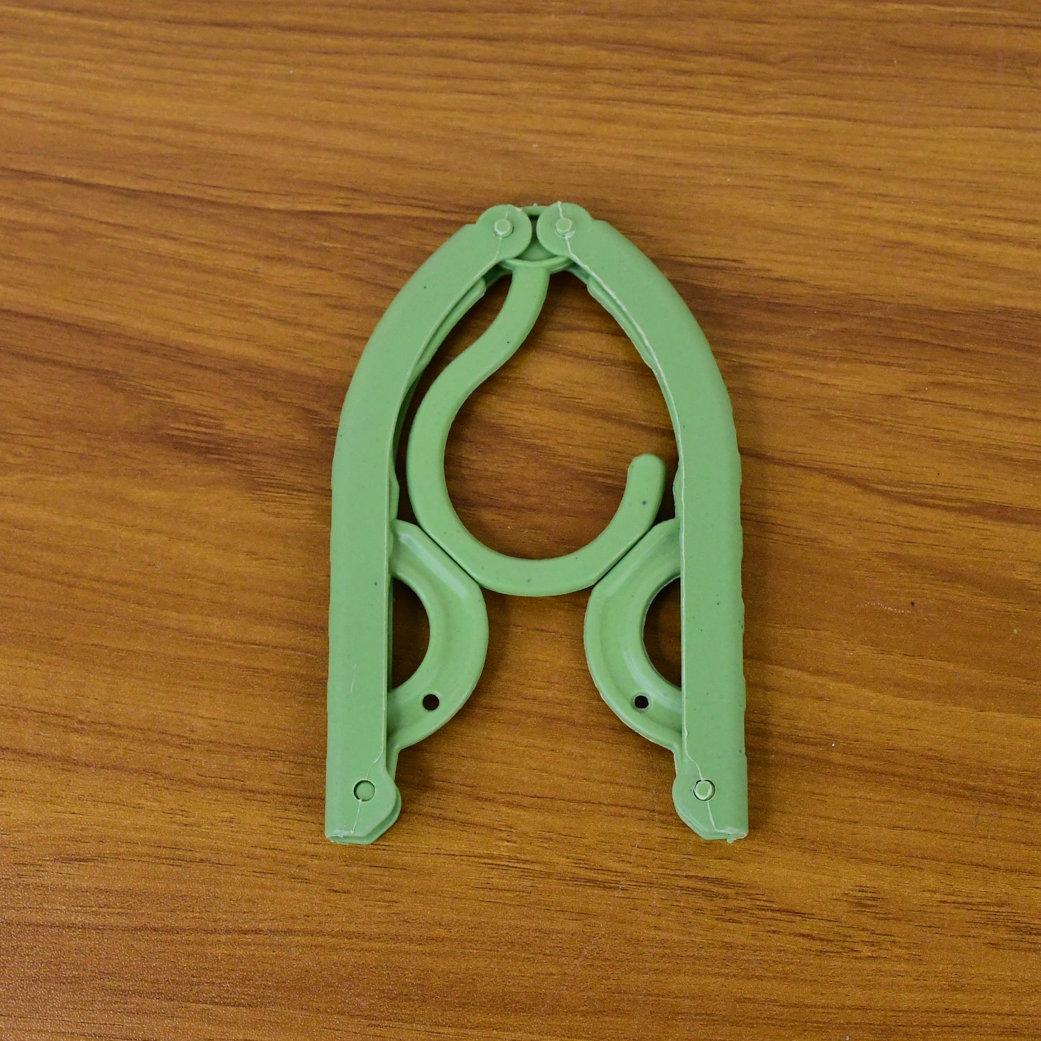 Foldable Travel Hanger – Lightweight Durable ABS for Wrinkle-Free Clothes