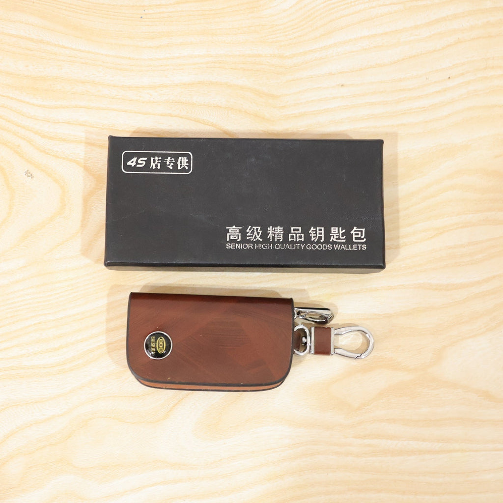 Leather Car Key Case Ð Compact & Stylish with Secure Closure