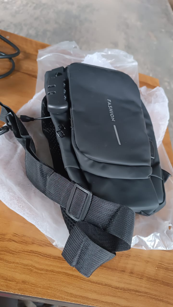 Anti-Theft Crossbody Sling Bag – Secure USB Charging Port