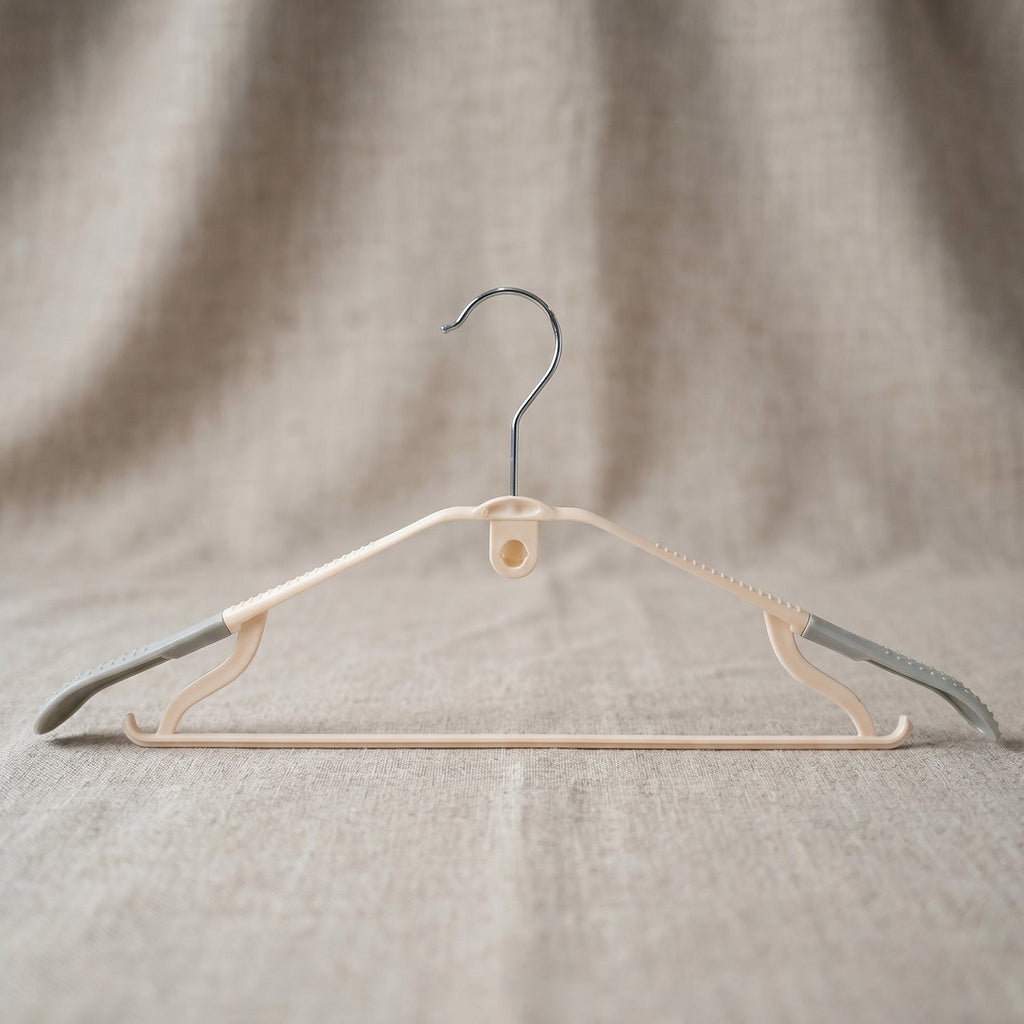 Plastic Clothes Hangers Set Ð Space-Saving & Non-Slip Design