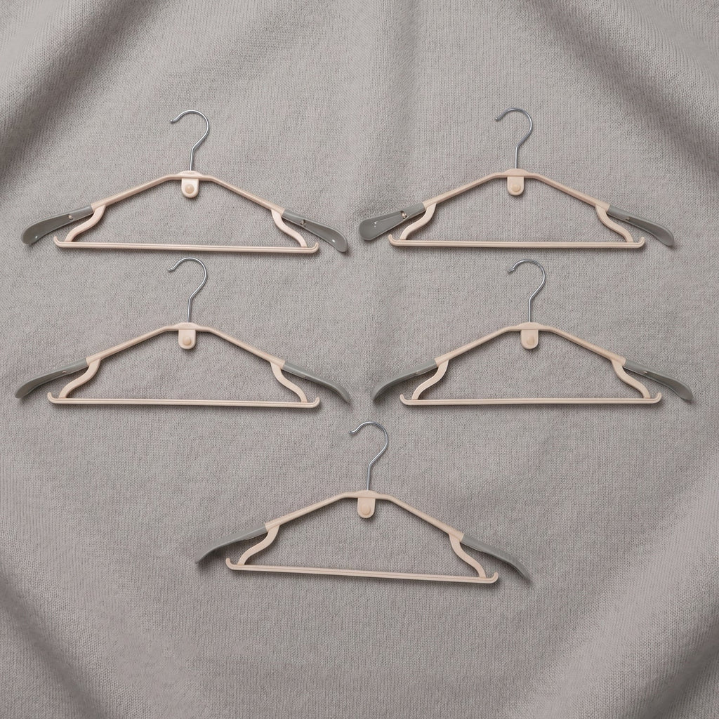 Plastic Clothes Hangers Set Ð Space-Saving & Non-Slip Design