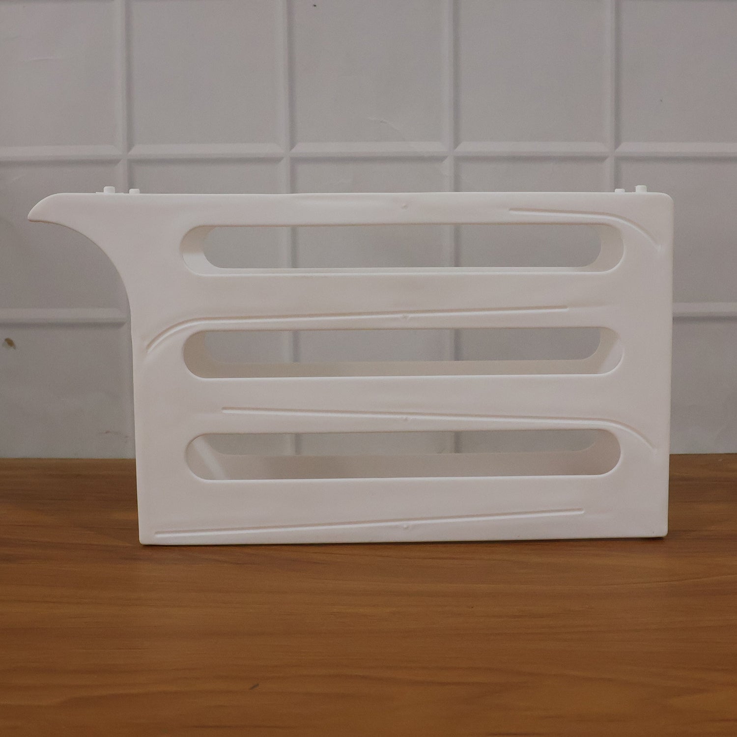 Plastic Egg Storage Organizer Ð Space-saving fridge tray for neat kitchen organization