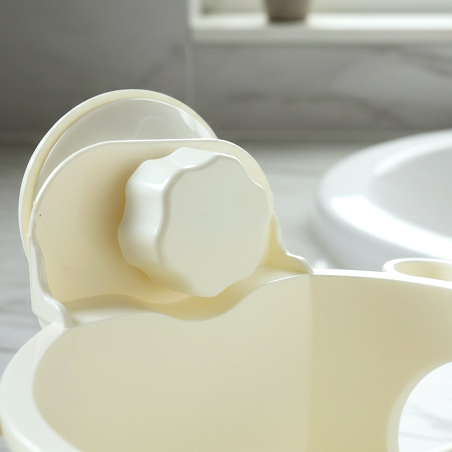 Hair Dryer Holder Ð Easy Bathroom Storage with Suction Cup