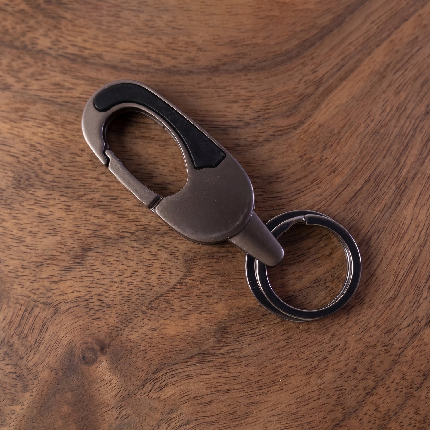 Metal Keychain with Carabiner – Durable & Stylish Organizer