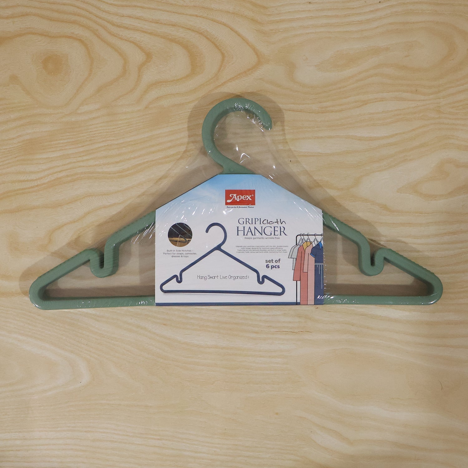 Plastic Clothes Hangers Ð Non-Slip Design for Safe Grip and Organization