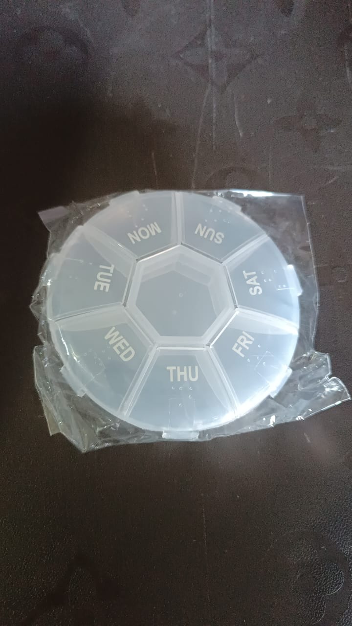 7-Sided Portable Pill Box – Compact Weekly Medicine Organizer