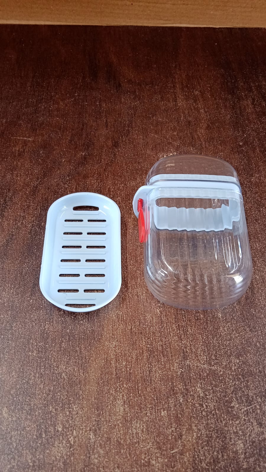 Soap Box with Drain Tray – Keeps Soap Dry & Secure